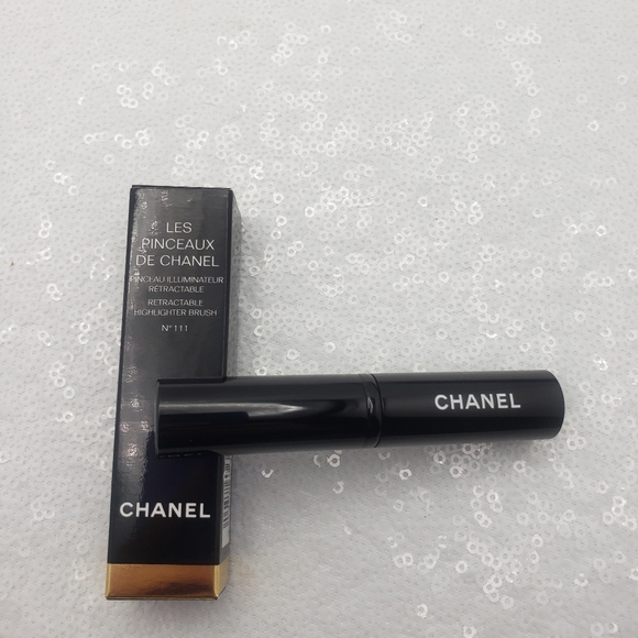 Chanel Retractable Highlighter Brush N°111 Luxury designer Small & Compact - Picture 5 of 7